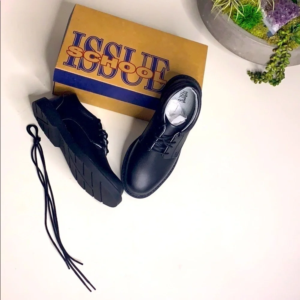 New in box school Issue Black Scholar youth dress shoes 3.5